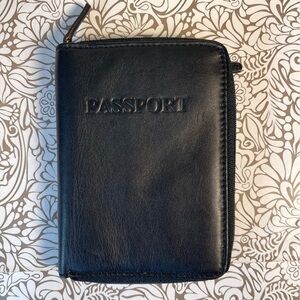 WalletBe Leather Zip Passport Wallet